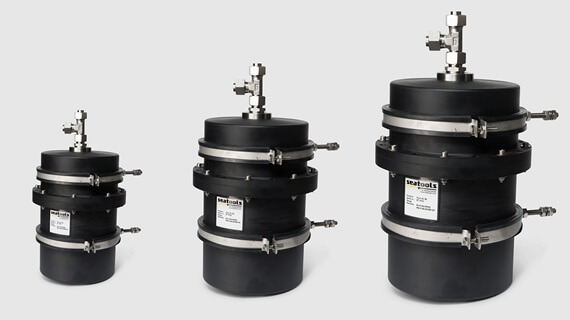 Basic series subsea hydraulic compensators