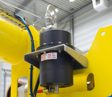 Light weight subsea pressure compensator