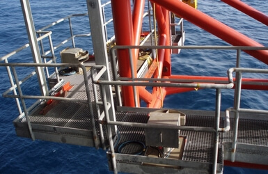 Pipe departure monitoring for offshore pipeline installation