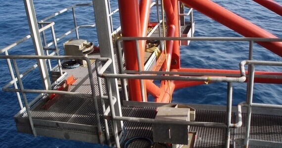Pipe departure monitoring for offshore pipeline installation