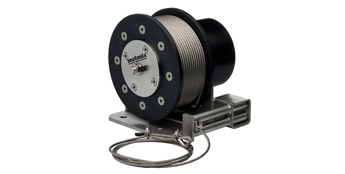 Wire length measurment sensor for underwater distance measurement