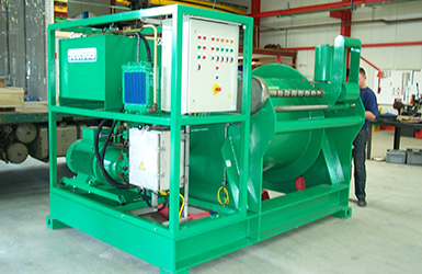 CT drum winch for umbilical of subsea trenching vehicle